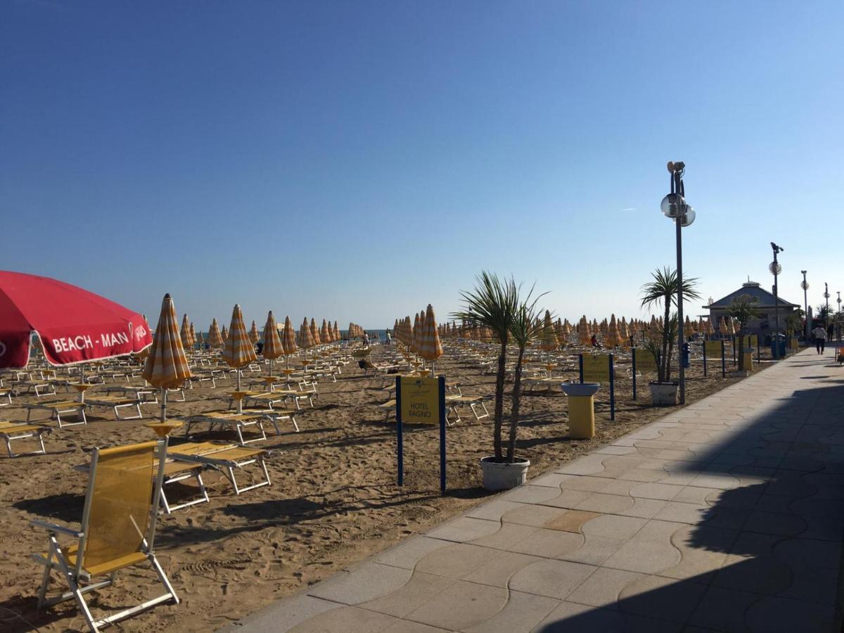Appartamento Dalmazia 10 Lido di Jesolo Luaran gambar